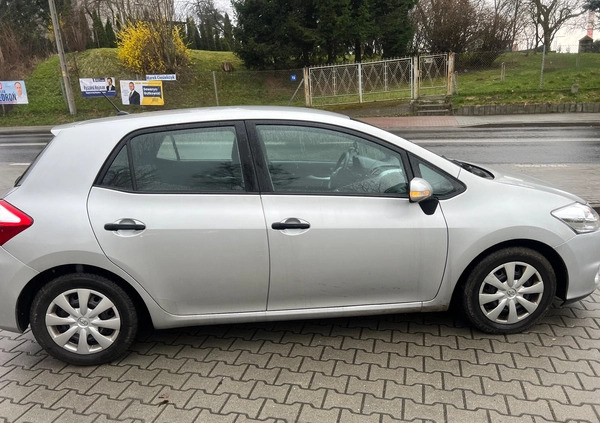 Toyota Auris cena 25900 przebieg: 138980, rok produkcji 2010 z Tarnów małe 781